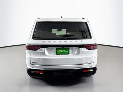 Used 2024 Jeep Wagoneer Series III AWD/4WD image 8