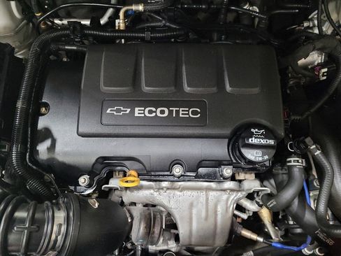 Used 2020 Chevrolet Sonic LT image 30