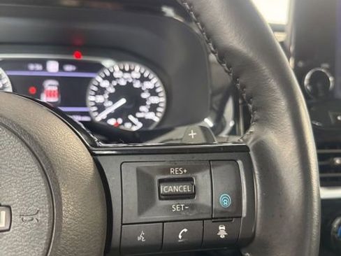 Used 2024 Nissan Pathfinder SL AWD/4WD image 12