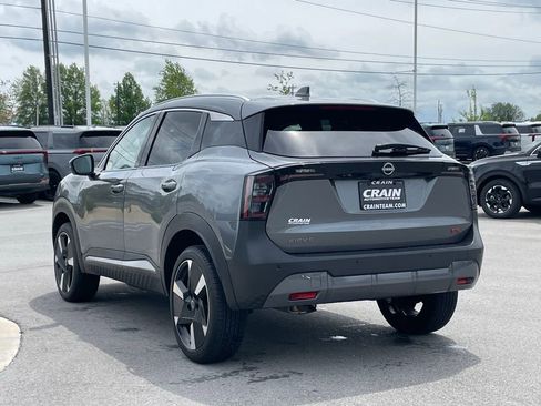 Used 2025 Nissan Kicks SR FWD image 5