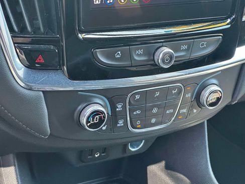 Certified 2023 Chevrolet Traverse LT FWD image 29