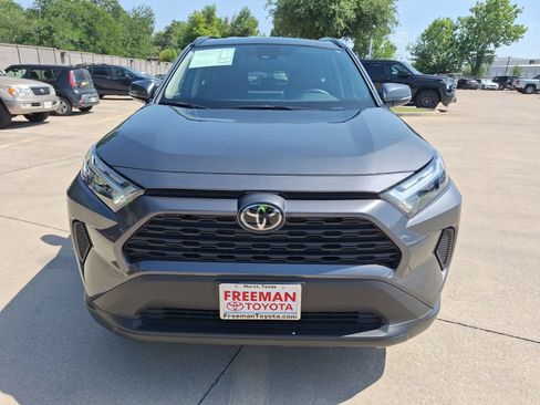 Used 2025 Toyota RAV4 XLE FWD image 9