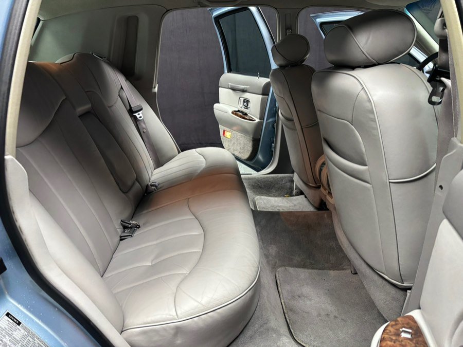 Used 1997 Lincoln Town Car Executive RWD image 30