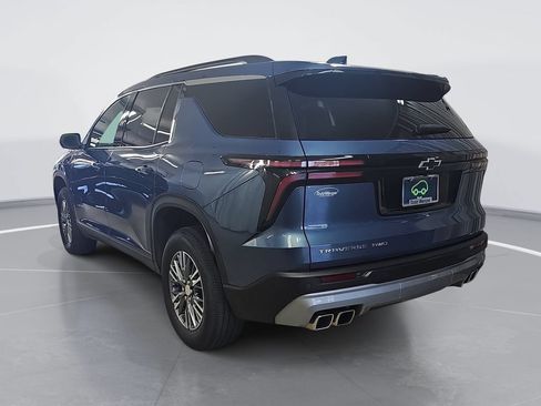 Used 2025 Chevrolet Traverse LT w/ Driver Confidence Package AWD/4WD image 6