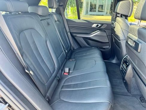 Used 2021 BMW X5 xDrive40i w/ M Sport Package AWD/4WD image 9