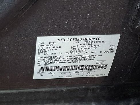 Used 2022 Ford Explorer XLT w/ Equipment Group 202A AWD/4WD image 29