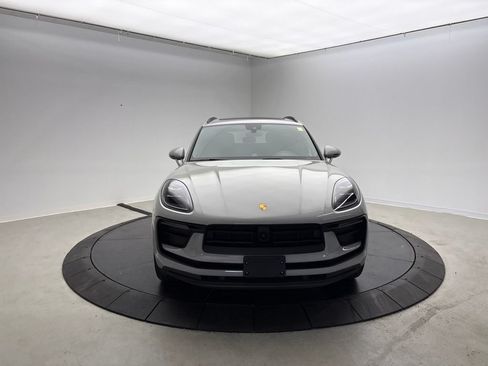 Certified 2023 Porsche Macan AWD/4WD image 10