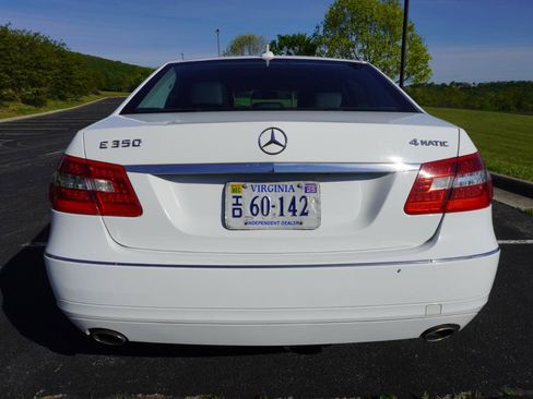 Used 2011 Mercedes-Benz E 350 4MATIC Sedan image 6