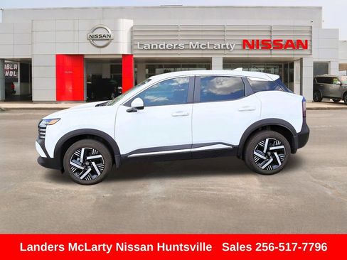 Used 2025 Nissan Kicks SV FWD image 2