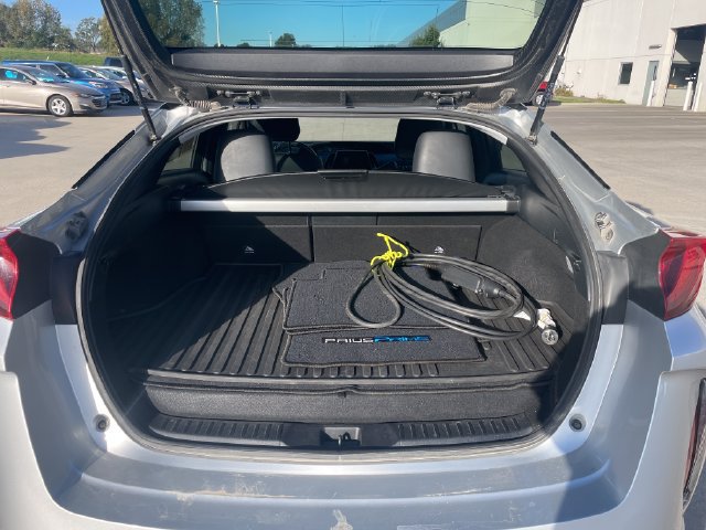 Used 2017 Toyota Prius Prime Advanced w/ Carpet Mat Package FWD image 33