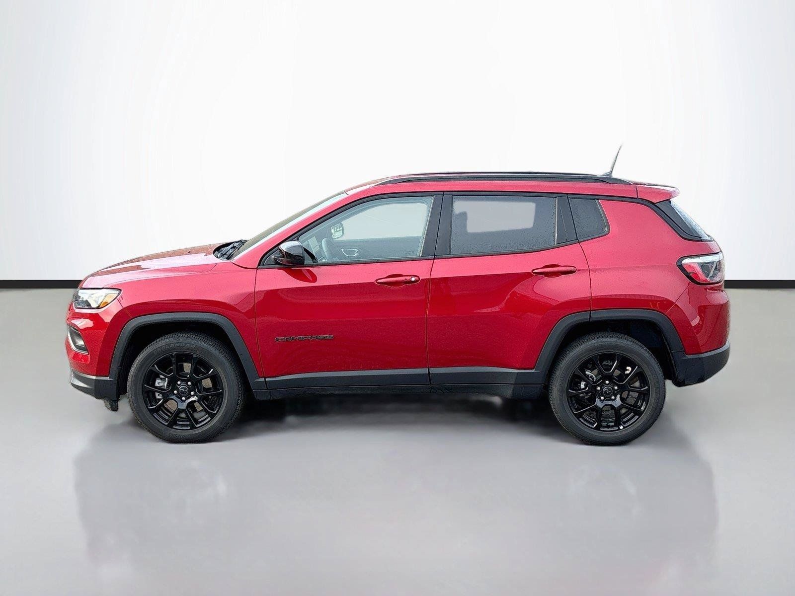 Certified 2025 Jeep Compass Latitude w/ Convenience Group AWD/4WD image 8