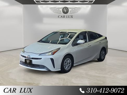 Used 2019 Toyota Prius L Eco FWD image 1
