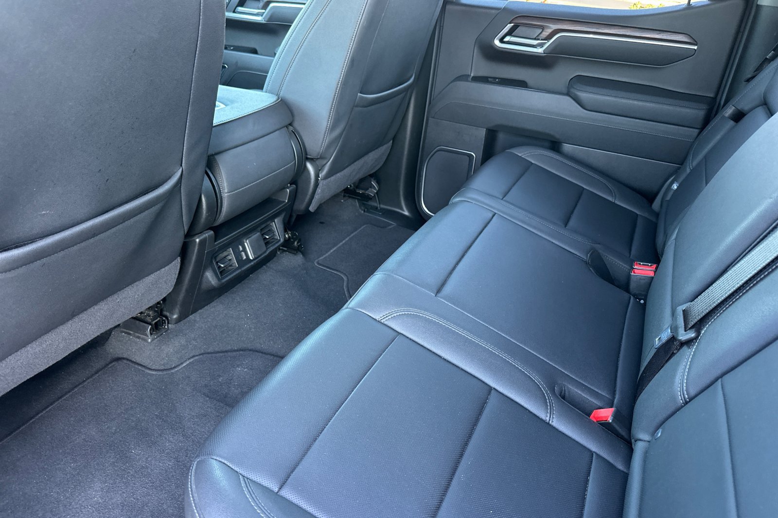 Used 2026 GMC Sierra 1500 SLT AWD/4WD image 14