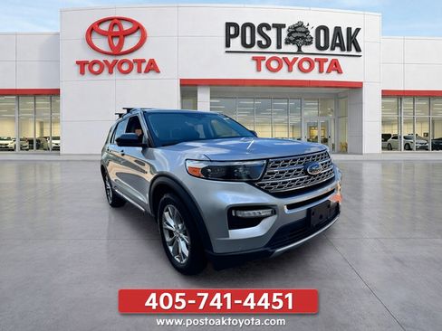 Used 2021 Ford Explorer Limited w/ Equipment Group 301A AWD/4WD image 11