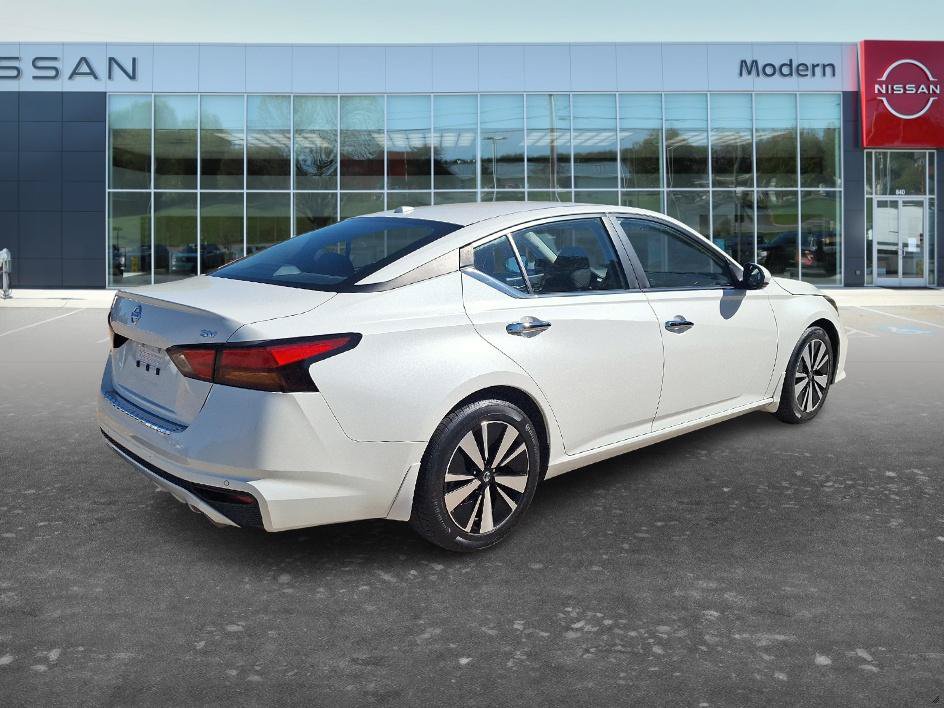 Used 2022 Nissan Altima 2.5 SV w/ SV Premium Package FWD image 5