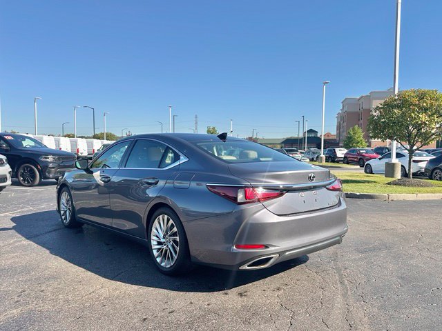 Used 2021 Lexus ES 350 Ultra Luxury w/ Accessory Package FWD image 10