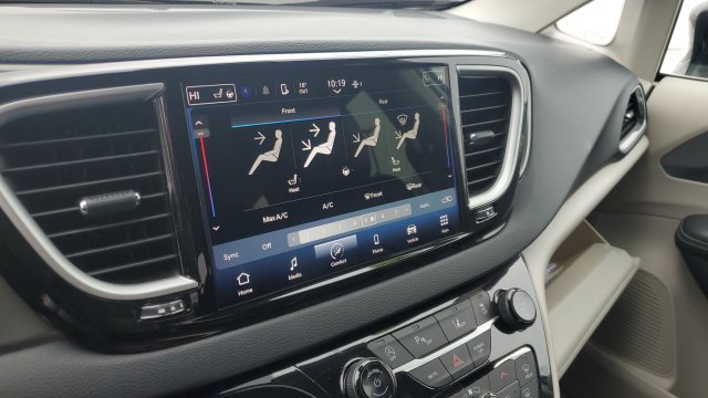 Used 2024 Chrysler Pacifica Touring-L FWD image 14