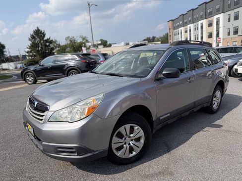 Used 2011 Subaru Outback 2.5i AWD/4WD image 3