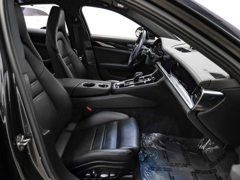 Used 2021 Porsche Panamera image 32