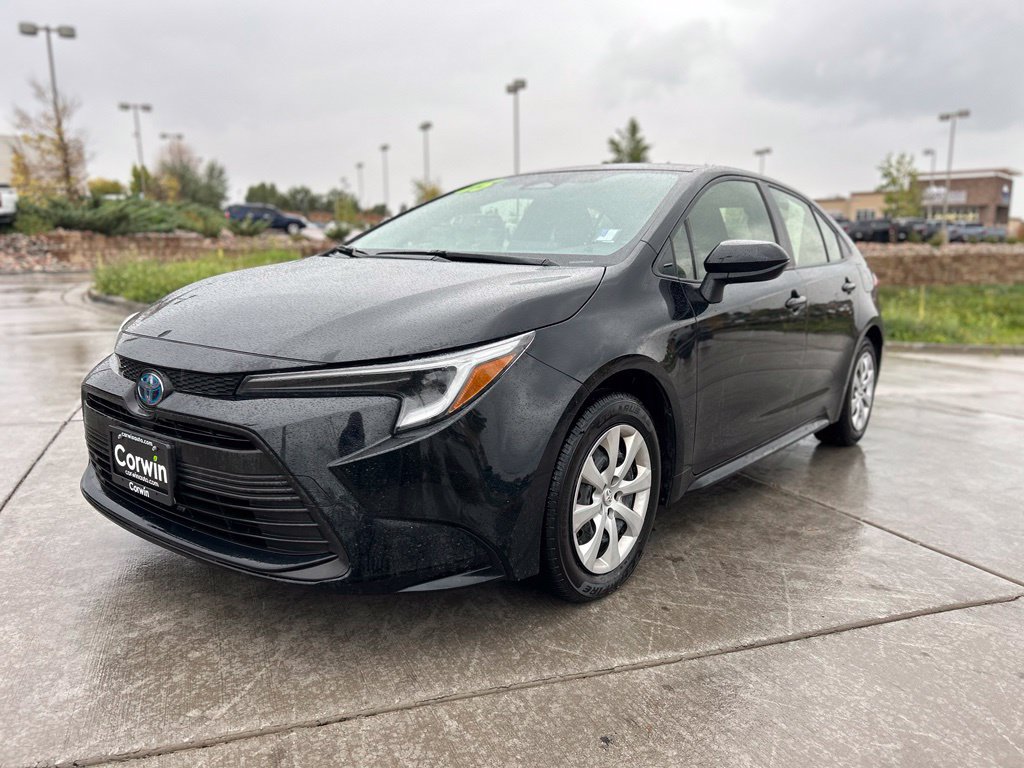 Used 2025 Toyota Corolla LE w/ Carpet Mat Package (TMS) FWD image 3