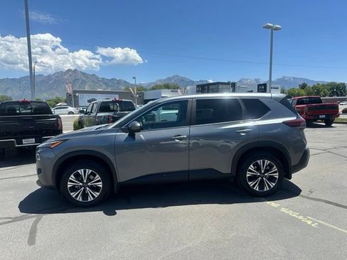 Used 2023 Nissan Rogue SV FWD image 7