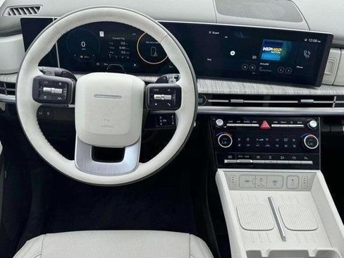 Used 2025 Hyundai Santa Fe Calligraphy image 17
