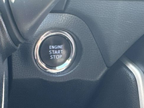 Used 2021 Toyota RAV4 XLE AWD/4WD image 25