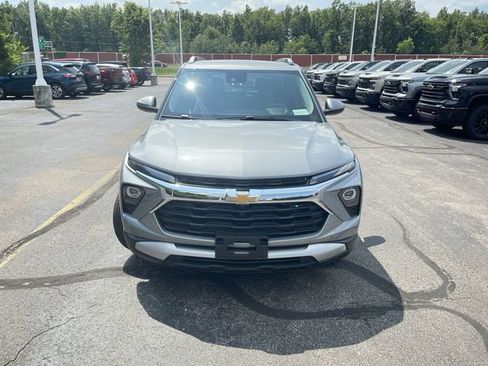 Certified 2025 Chevrolet TrailBlazer LT w/ Convenience Package FWD image 29