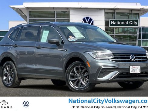 Used 2023 Volkswagen Tiguan SE FWD image 1