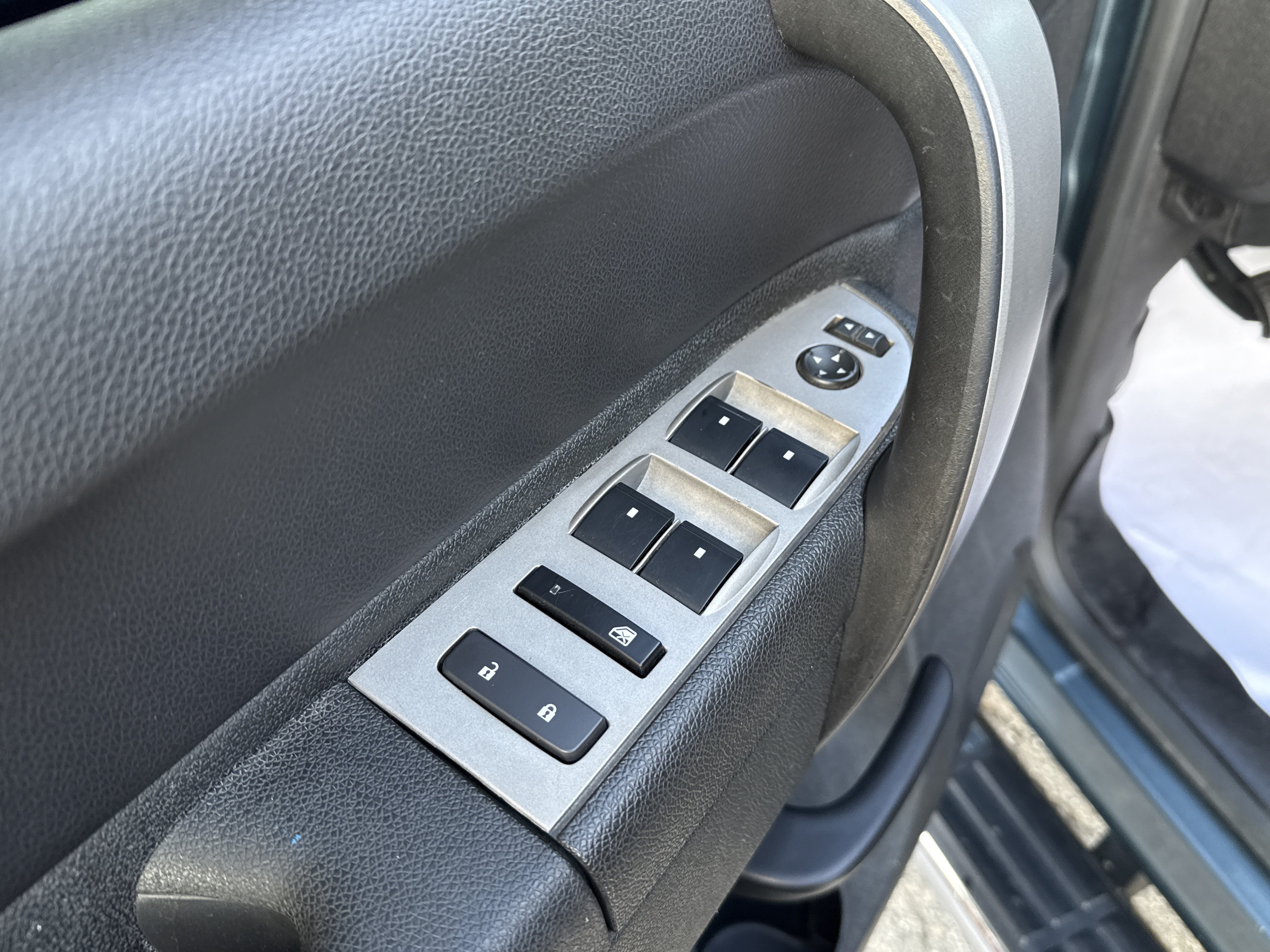 Used 2010 Chevrolet Silverado 2500 LT w/ Exterior Plus Package AWD/4WD image 17
