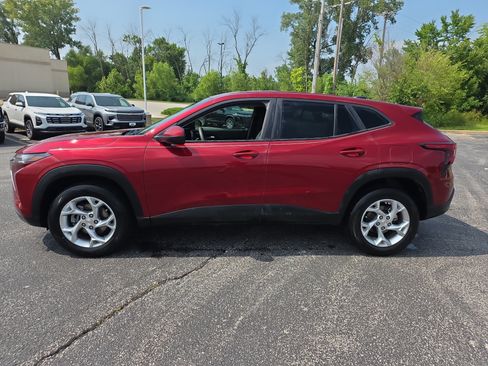 Used 2025 Chevrolet Trax LS w/ LS Convenience Package FWD image 7