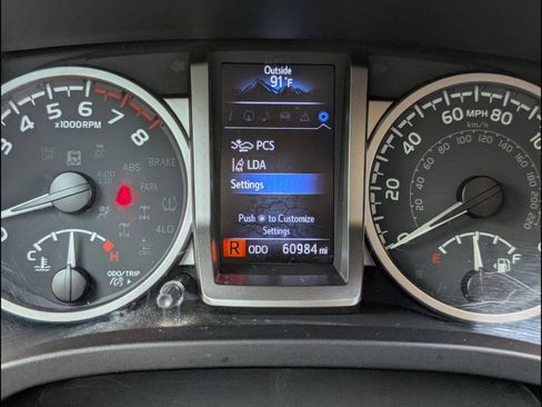Used 2021 Toyota Tacoma SR5 RWD image 10