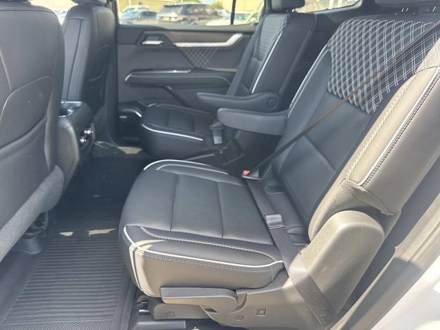 Used 2025 GMC Acadia Denali w/ Super Cruise Package FWD image 15