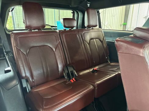 Used 2024 Ford Expedition Max Limited AWD/4WD image 36