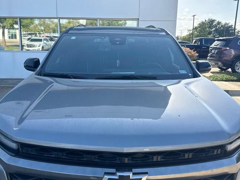 Used 2025 Chevrolet Traverse Z71 w/ Driver Confidence Package AWD/4WD image 6
