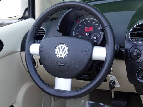 Used 2008 Volkswagen Beetle SE FWD image 68