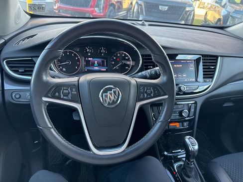 Used 2022 Buick Encore Preferred w/ Safety Package image 32