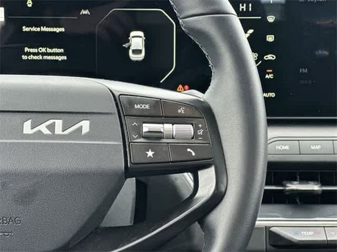 Used 2025 Kia K4 EX image 9