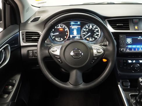 Used 2019 Nissan Sentra SR image 10