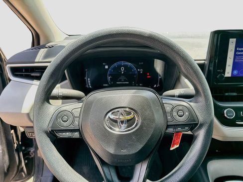 Used 2026 Toyota Corolla LE FWD image 12
