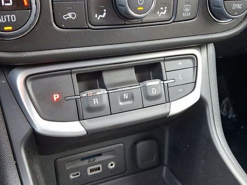 Certified 2022 GMC Terrain SLT image 15