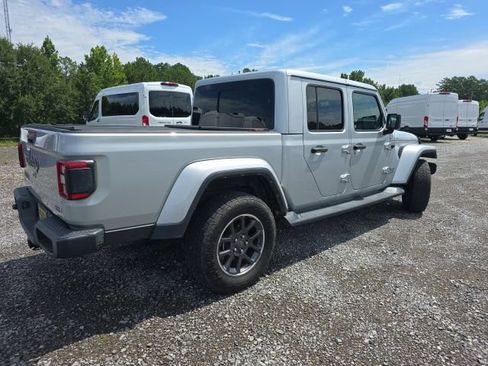 Used 2023 Jeep Gladiator Overland w/ LED Lighting Group AWD/4WD image 5