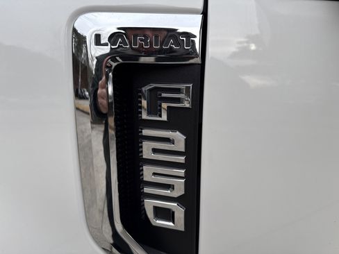 Used 2021 Ford F250 Lariat w/ Chrome Package image 12