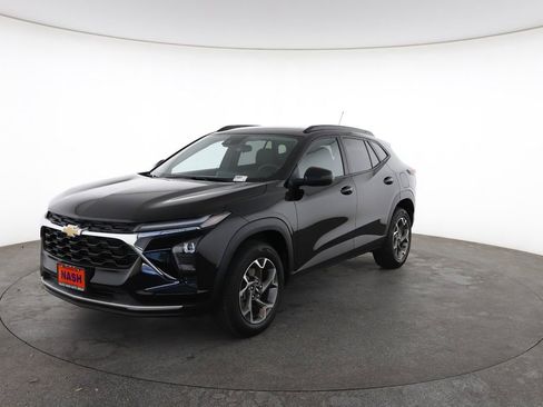 Used 2025 Chevrolet Trax LT image 5