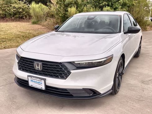 Used 2026 Honda Accord SE image 2