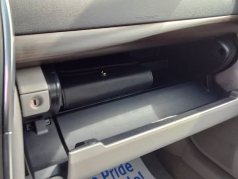 Used 2016 Toyota Camry LE image 30