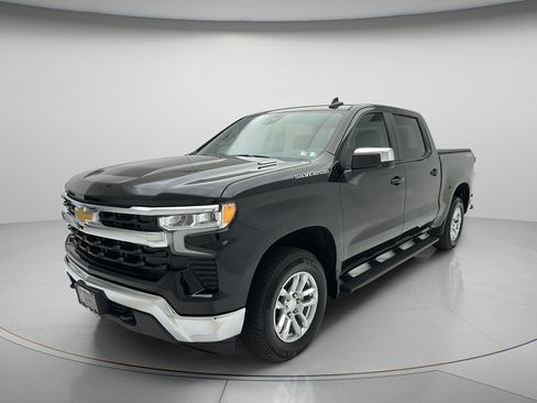 Used 2025 Chevrolet Silverado 1500 LT AWD/4WD image 3