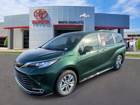 New 2026 Toyota Sienna Limited image 5