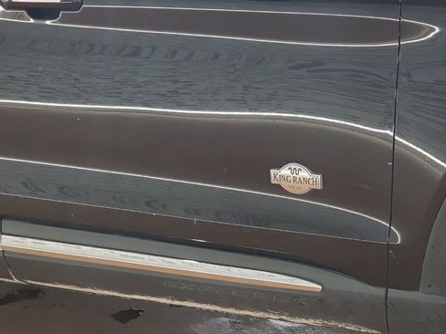 Used 2022 Ford Explorer King Ranch w/ Premium Technology Package image 10