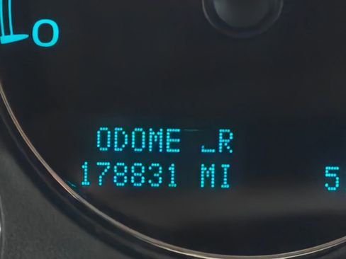 Used 2011 GMC Sierra 3500 SLT w/ SLT Convenience Package AWD/4WD image 38